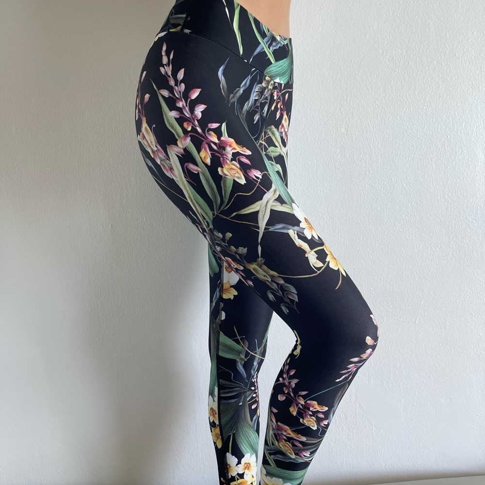 GORGEOUS TROPICAL LEGGINS